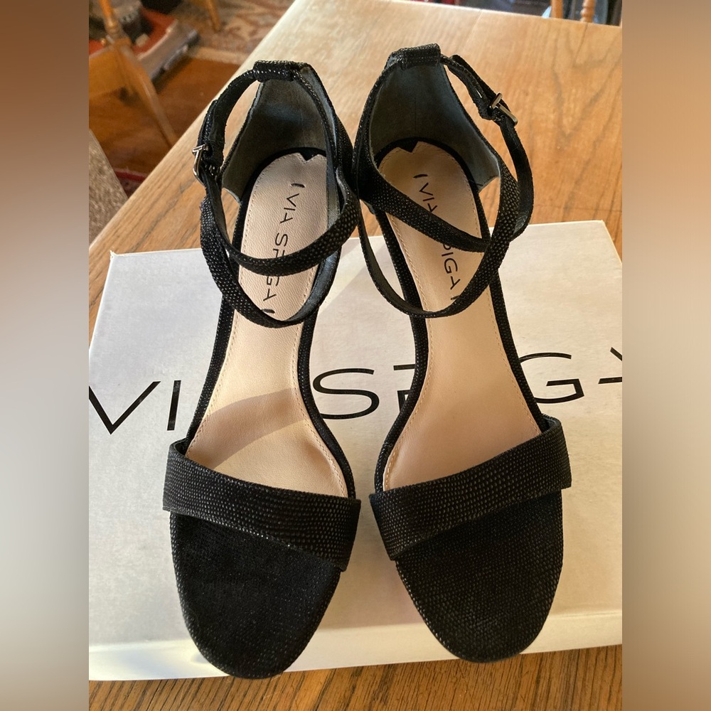 NWOT Via Spiga Black Strappy Ankle Strap Sandals